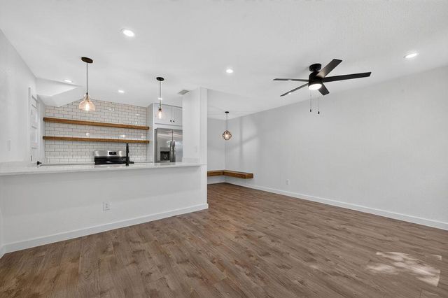 2124 Burton DR 133, Austin, TX 78741