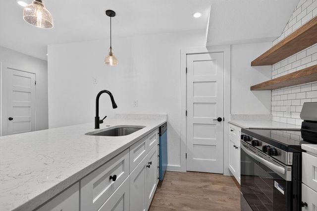 2124 Burton DR 133, Austin, TX 78741