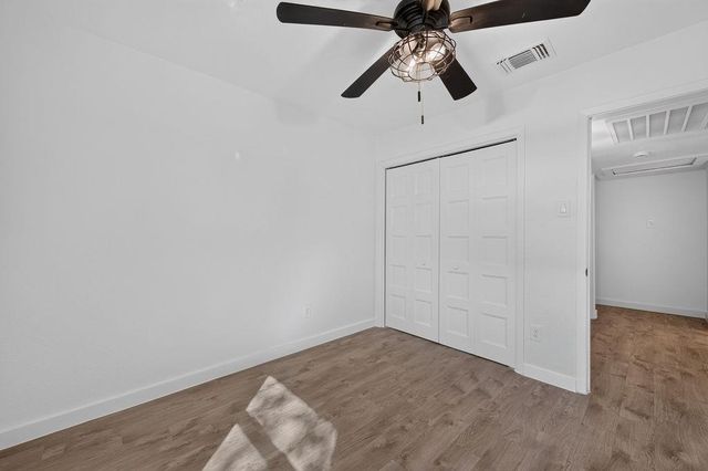 2124 Burton DR 133, Austin, TX 78741