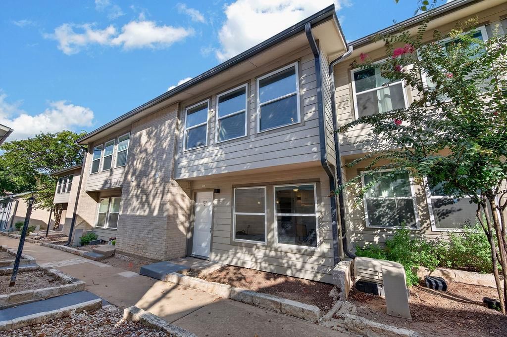 2124 Burton DR 133, Austin, TX 78741