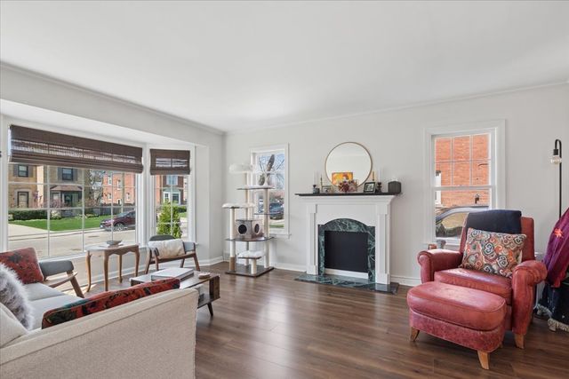 7151 N Ottawa Avenue, Chicago, IL 60631