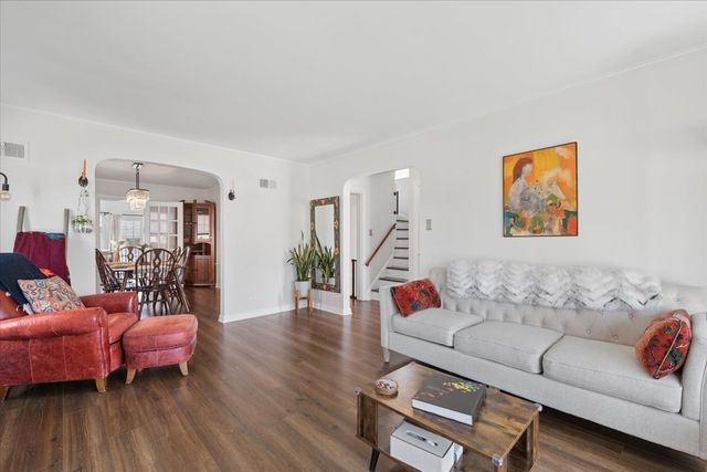 7151 N Ottawa Avenue, Chicago, IL 60631