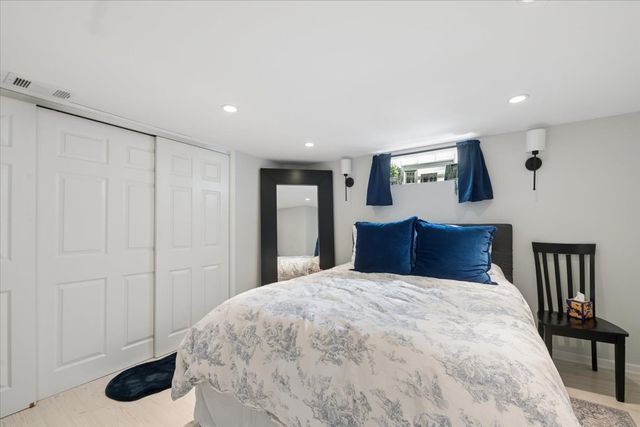 7151 N Ottawa Avenue, Chicago, IL 60631