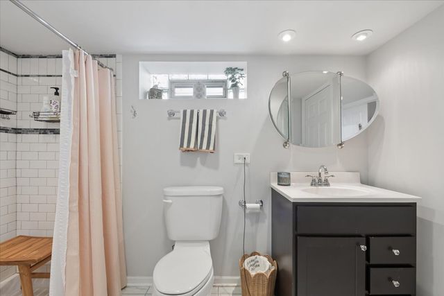 7151 N Ottawa Avenue, Chicago, IL 60631