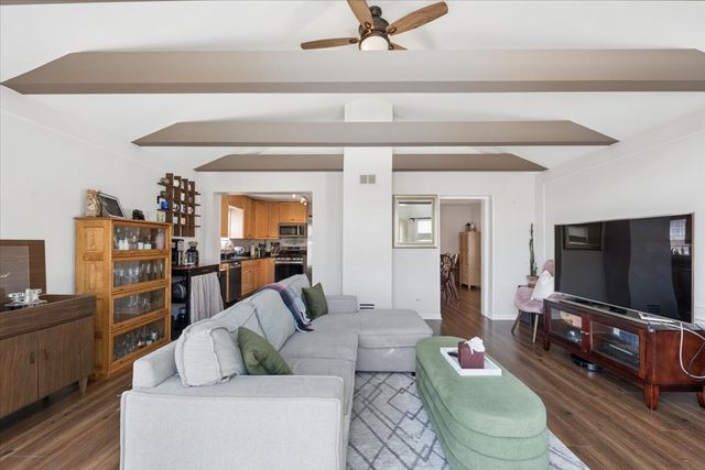 7151 N Ottawa Avenue, Chicago, IL 60631