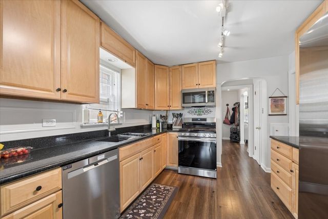 7151 N Ottawa Avenue, Chicago, IL 60631