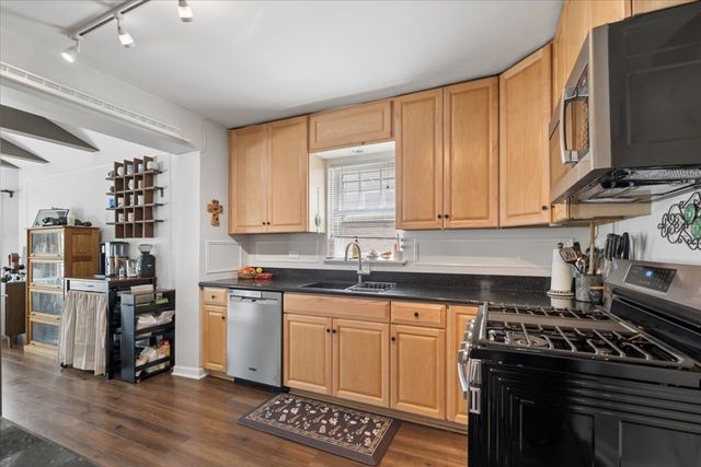 7151 N Ottawa Avenue, Chicago, IL 60631