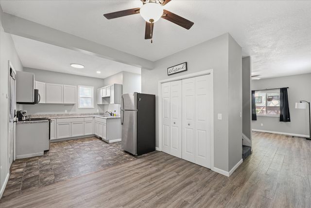 1391 W Decatur Street, Decatur, IL 62522