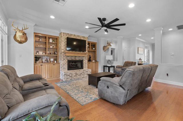 33025 Woodcrest Drive, Whitney, TX 76692