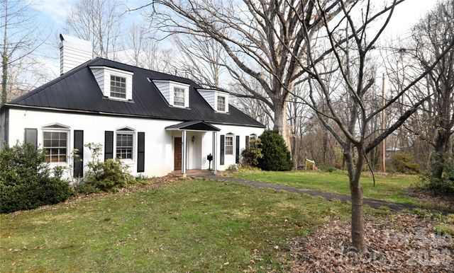 492 S Main Street, Waynesville, NC 28786