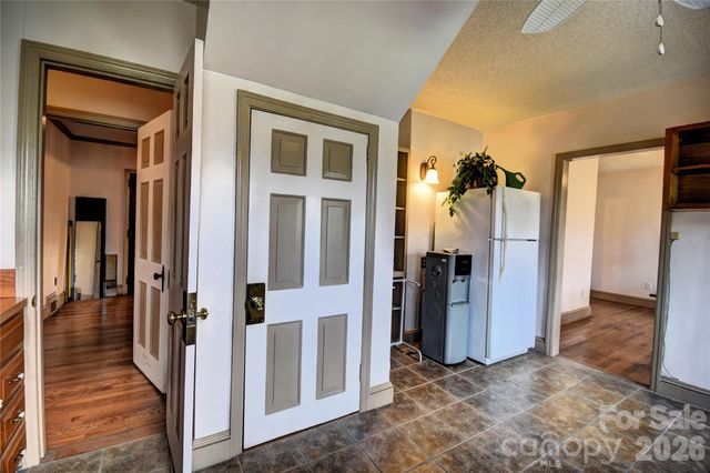 492 S Main Street, Waynesville, NC 28786