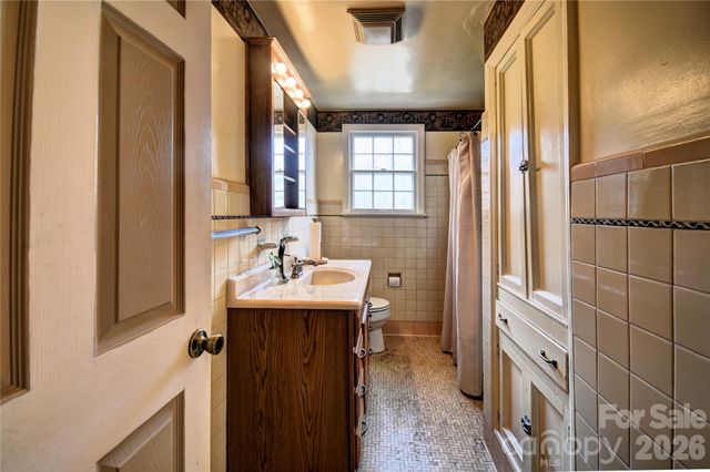 492 S Main Street, Waynesville, NC 28786