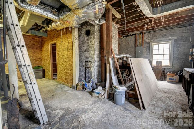 492 S Main Street, Waynesville, NC 28786