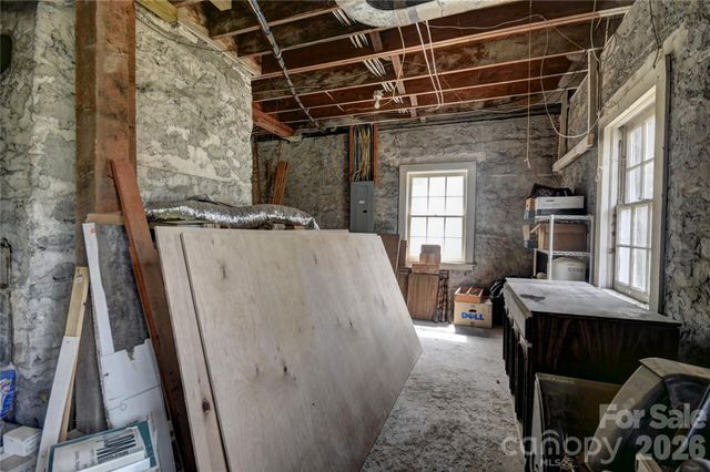 492 S Main Street, Waynesville, NC 28786