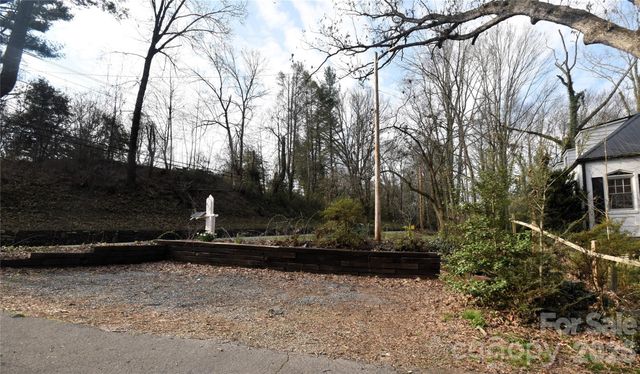 492 S Main Street, Waynesville, NC 28786