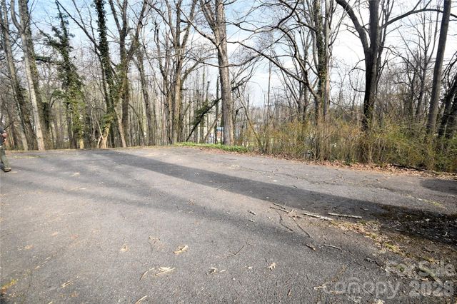 492 S Main Street, Waynesville, NC 28786