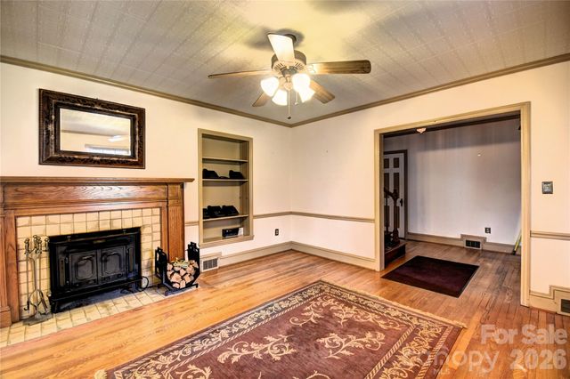 492 S Main Street, Waynesville, NC 28786