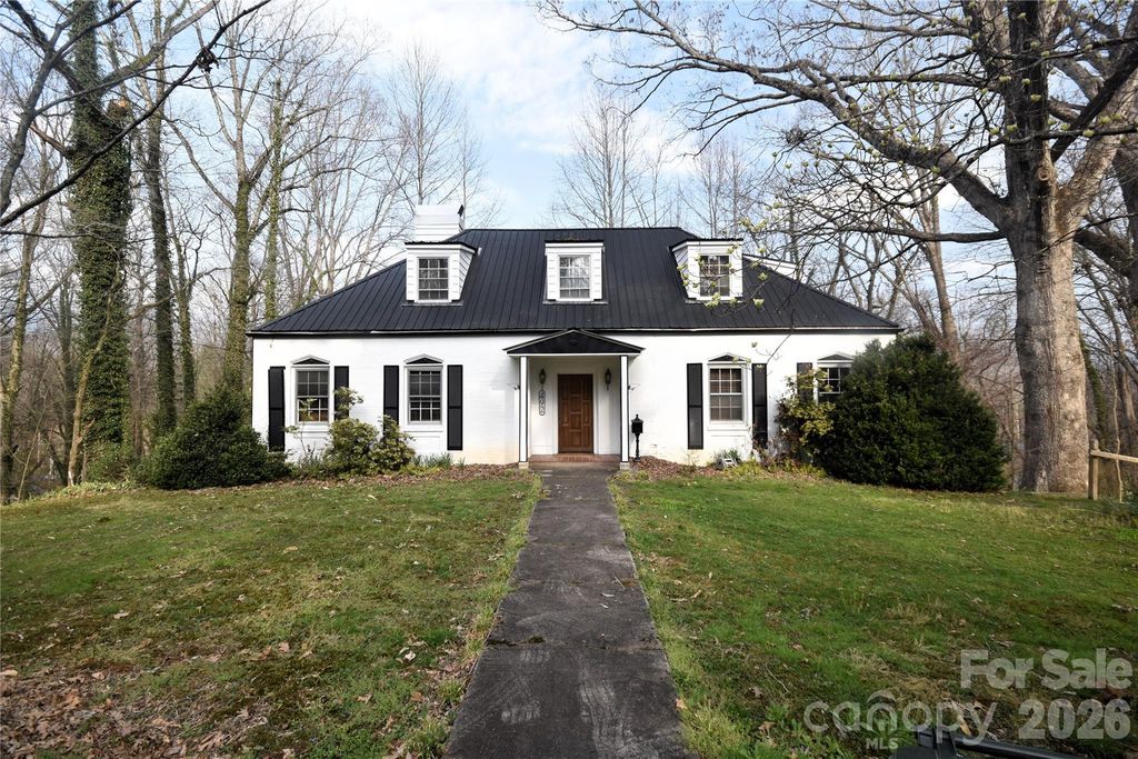 492 S Main Street, Waynesville, NC 28786
