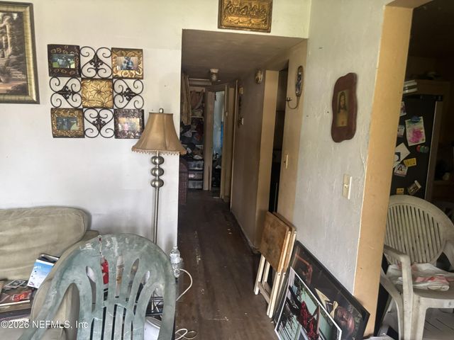 6846 HEMA Road, Jacksonville, FL 32209