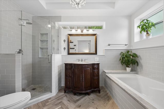 1529 W Touhy Avenue 2, Chicago, IL 60626