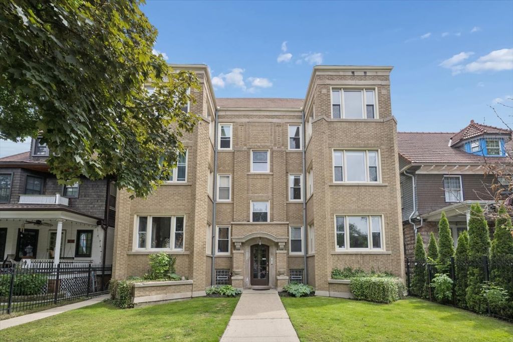 1529 W Touhy Avenue 2, Chicago, IL 60626