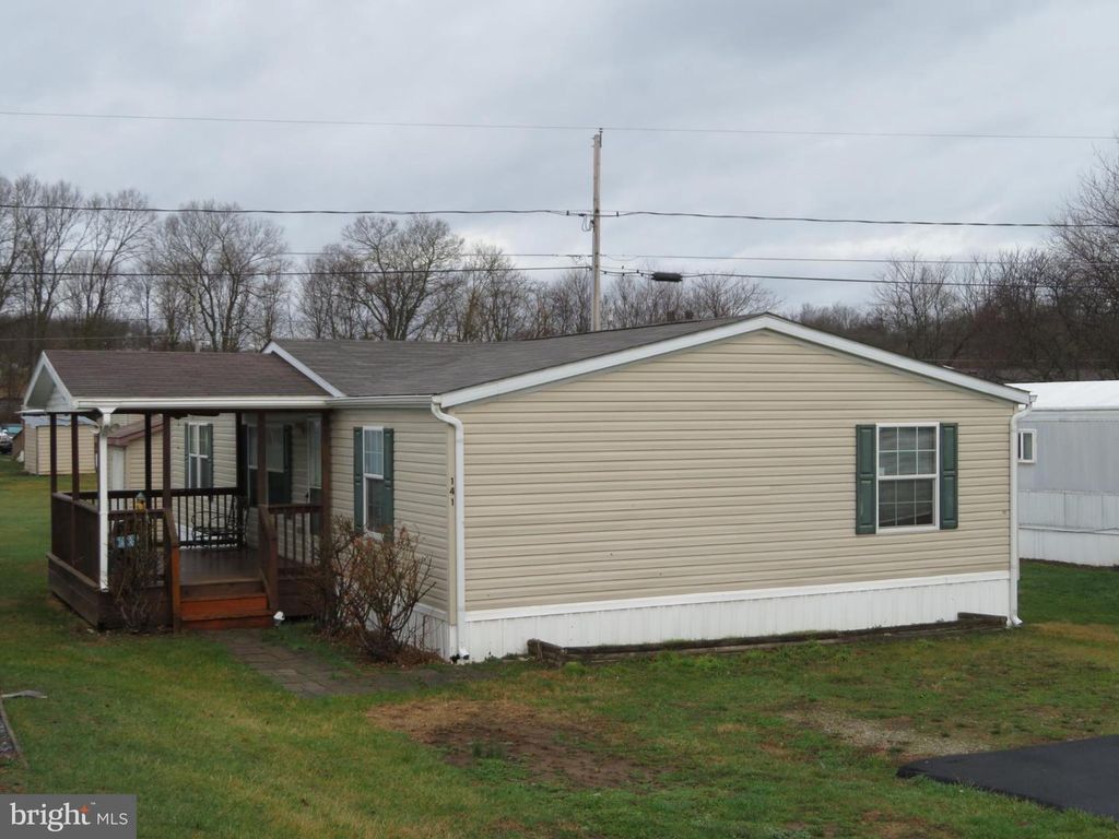 141 JANESA DR, Martinsburg, WV 25403