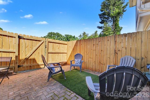 1007 Park West Drive, Charlotte, NC 28209