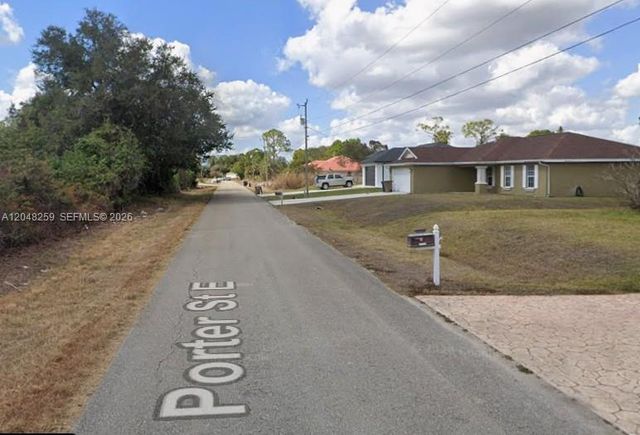 820 Porter ST E, Lehigh Acres, FL 33974