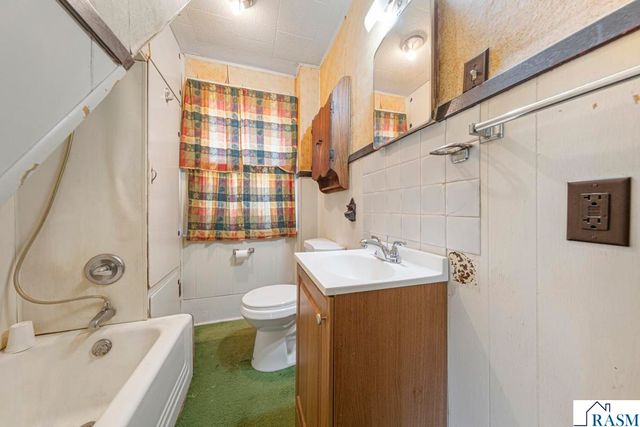 402 N Main Street, Lake Crystal, MN 56055