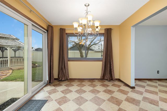 210 Knoll Ridge Boulevard, Kendallville, IN 46755