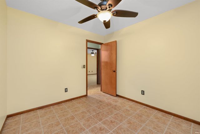210 Knoll Ridge Boulevard, Kendallville, IN 46755