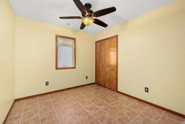 210 Knoll Ridge Boulevard, Kendallville, IN 46755
