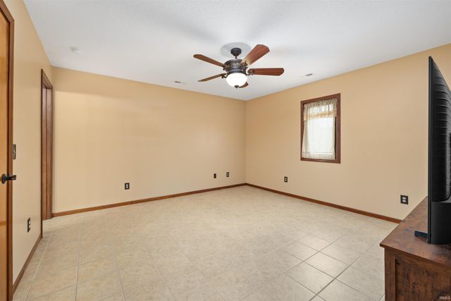 210 Knoll Ridge Boulevard, Kendallville, IN 46755