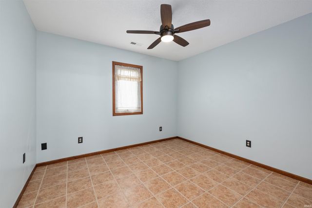 210 Knoll Ridge Boulevard, Kendallville, IN 46755