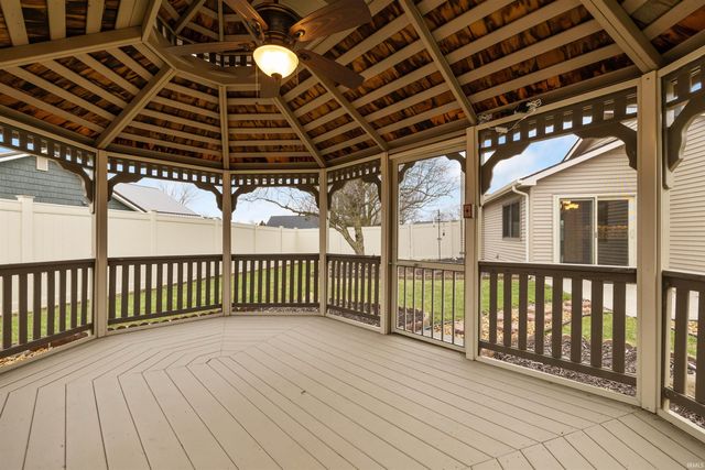210 Knoll Ridge Boulevard, Kendallville, IN 46755