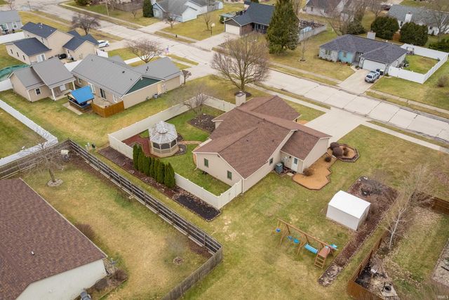 210 Knoll Ridge Boulevard, Kendallville, IN 46755