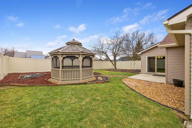 210 Knoll Ridge Boulevard, Kendallville, IN 46755