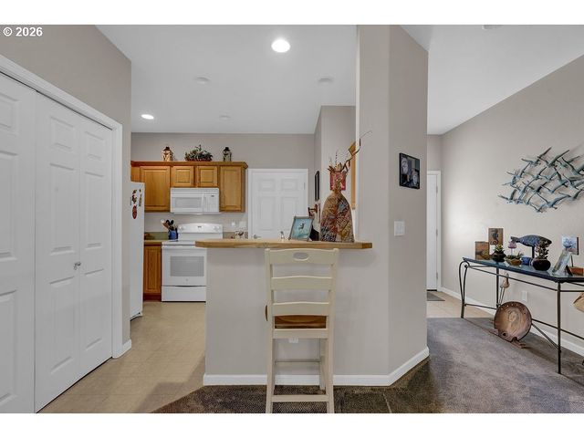 983 JASPER Ln, Florence, OR 97439