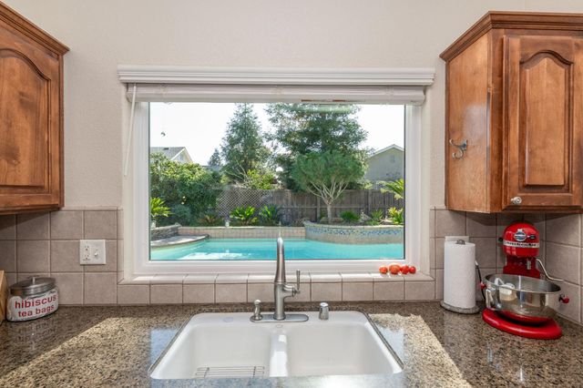 334 Vermont Avenue, Clovis, CA 93619