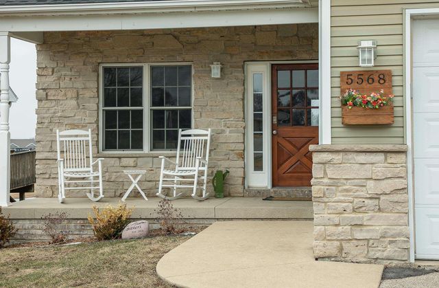 5568 Summerland Drive, Waterloo, IA 50701