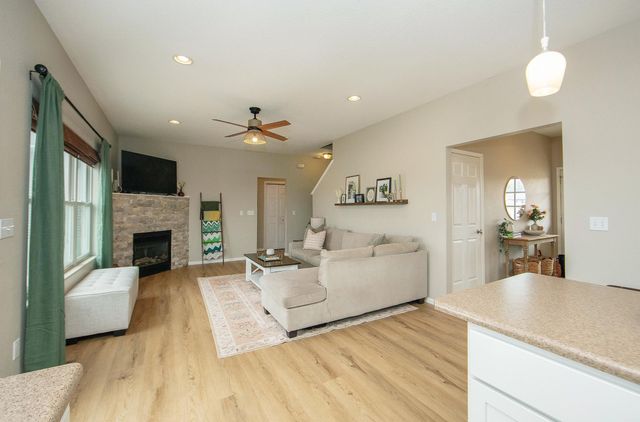 5568 Summerland Drive, Waterloo, IA 50701