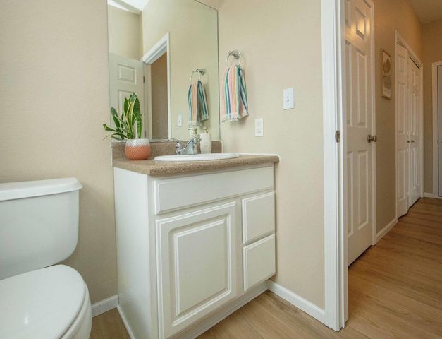 5568 Summerland Drive, Waterloo, IA 50701