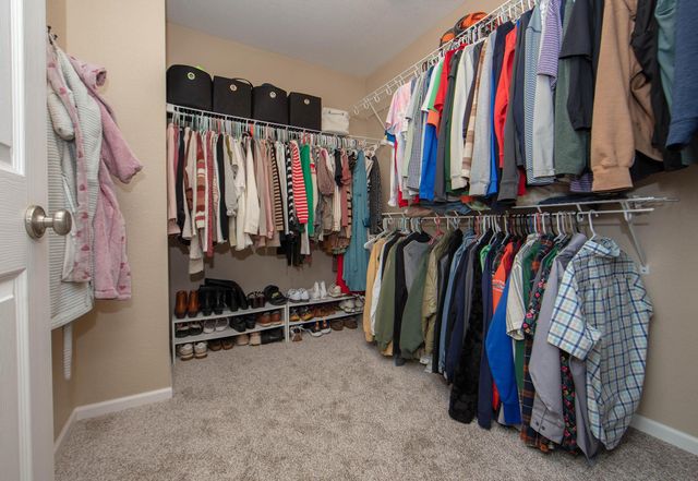 5568 Summerland Drive, Waterloo, IA 50701