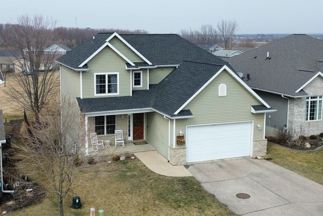 5568 Summerland Drive, Waterloo, IA 50701