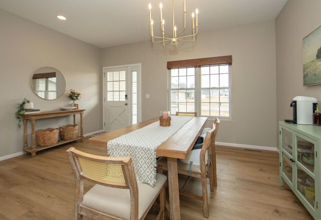 5568 Summerland Drive, Waterloo, IA 50701