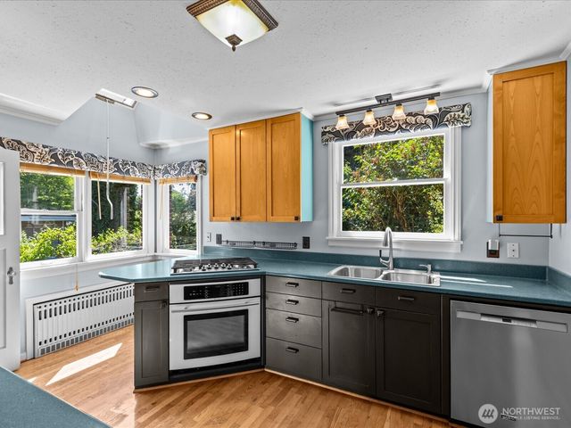 101 Eldorado Avenue, Fircrest, WA 98466