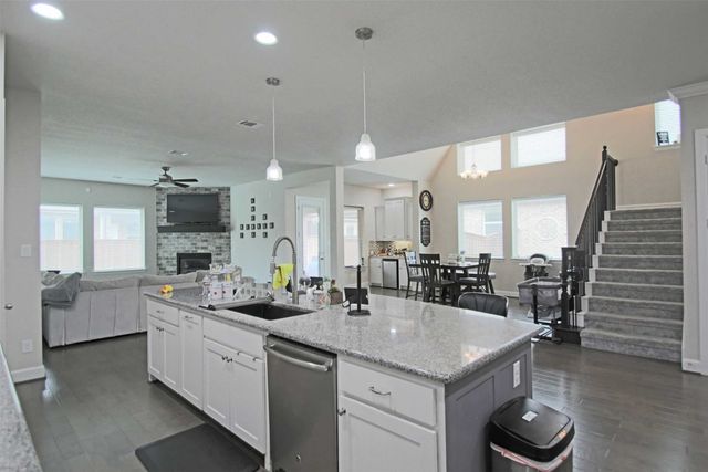 1102 Rendon Place, Mansfield, TX 76063