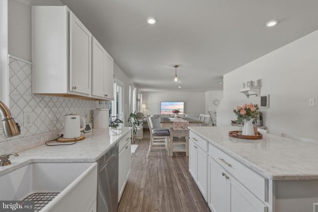 102 CISELEY DR, Sicklerville, NJ 08081