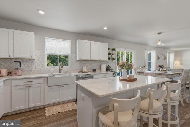 102 CISELEY DR, Sicklerville, NJ 08081