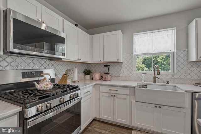 102 CISELEY DR, Sicklerville, NJ 08081